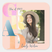 美しいピンクのボールドフォント写真 2024 卒業式 スクエアシール (正面)