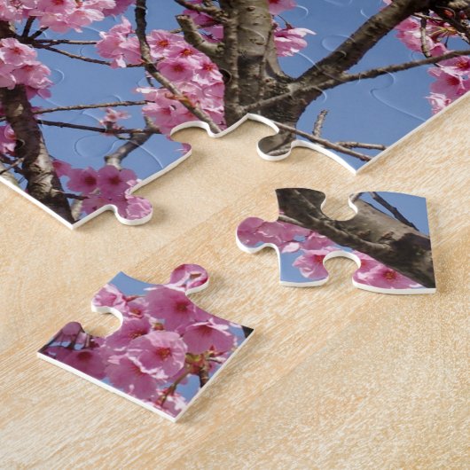 美しいピンクの桜および青空 ジグソーパズル (側面)