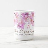 美しいピンクの水彩桜 ナナ コーヒーマグカップ (中央)