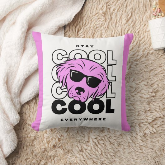 美しいピンクの犬の居心地の良い柔らかい枕。装飾用クッション クッション (ブランケット)