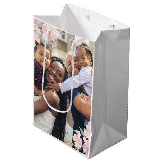 美しいピンクの花の写真 マザーズデー ミディアムペーパーバッグ (正面アングル)