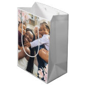 美しいピンクの花の写真 マザーズデー ミディアムペーパーバッグ (裏面アングル)