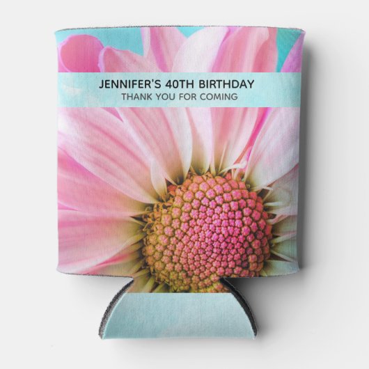 美しいピンクの花クローズアップ写真誕生日 缶クーラー (正面)