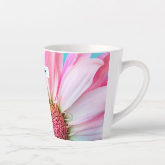 美しいピンクの花クローズアップ写真 カフェラテマグ (右)