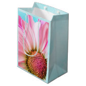 美しいピンクの花クローズアップ写真 ミディアムペーパーバッグ (裏面アングル)