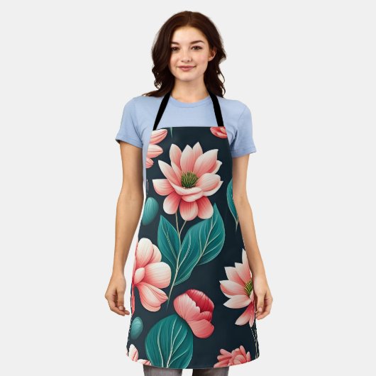 美しいピンクの花柄 エプロン (着用した状態)