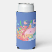 美しいピンクの髪のマーメイド遊が魚を抱きしめている スリム缶クーラー (Seltzer正面)