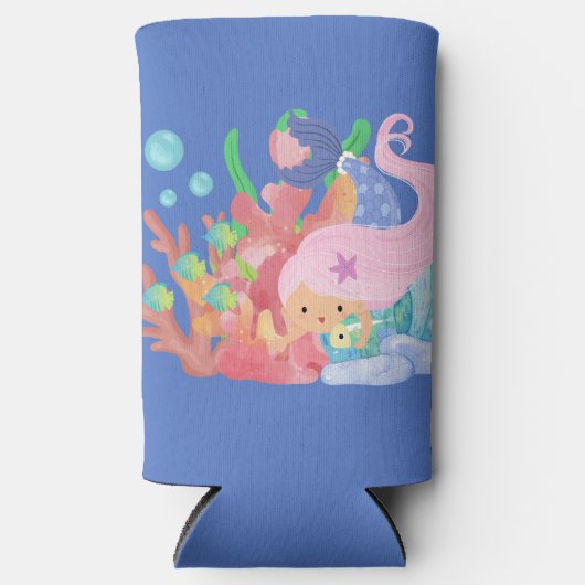 美しいピンクの髪のマーメイド遊が魚を抱きしめている スリム缶クーラー (正面)