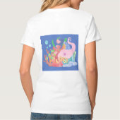 美しいピンクの髪のマーメイド遊が魚を抱きしめている Tシャツ (裏面)