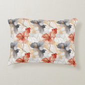 美しいフェミニンピーチブルーとホワイトフローラ アクセントクッション (裏面)