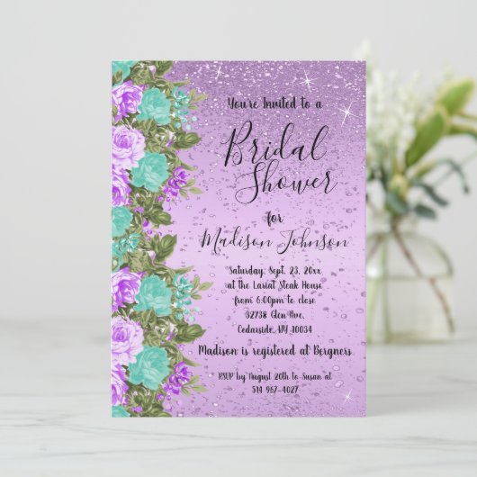 美しいフローラブライダルシャワー – 紫とティール（緑がかった色） 招待状 (スタンド正面)