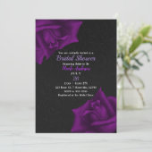 美しいブラックテクスチャパープルバラブライダルシャワー 招待状 (スタンド正面)
