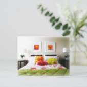 美しいベッドと寝室の装飾 ポストカード (スタンド正面)