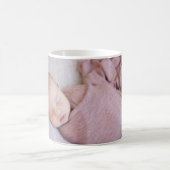 美しいベビーガール写真生まれたばかりの甘い贈り物 コーヒーマグカップ (中央)