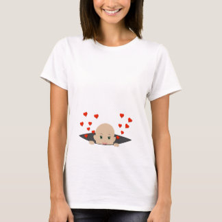 美しいベビーピーキングとハートマタニティシャツ Tシャツ