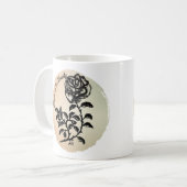 美しいペンとインクバラにフォーカス コーヒーマグカップ (正面左)