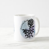 美しいペンとインクバラにフォーカス コーヒーマグカップ (正面右)