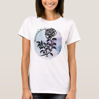 美しいペンとインクバラにフォーカス Tシャツ