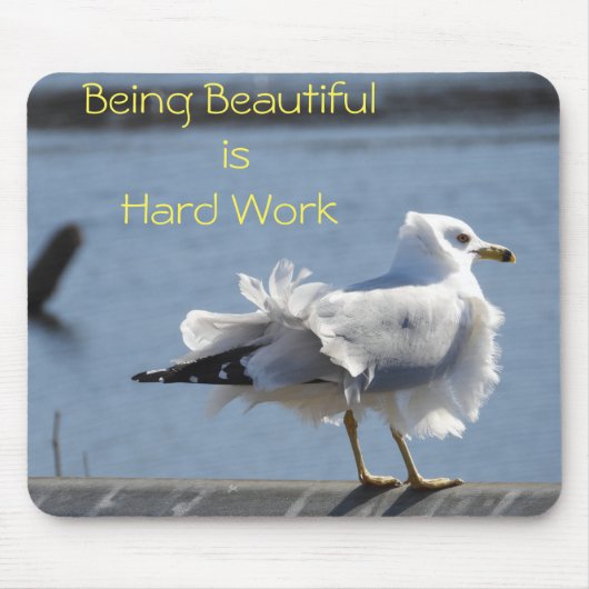 美しいモデルの海のカモメ – ラッフルフェザー マウスパッド (正面)