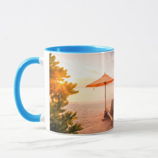 美しいモルディブのビーチの日没 マグカップ (左)