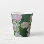 美しいライトピンクガーデンバラ カフェラテマグ (正面)