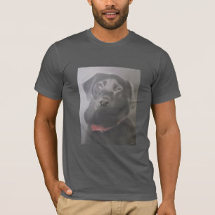 美しいラブラドル・レトリーバー犬の木炭スケッチ Tシャツ