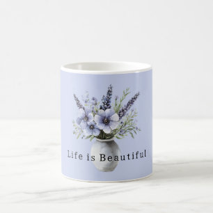 美しいラベンダーパープルの花が入った花瓶 コーヒーマグカップ