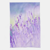 美しいラベンダーフラワーフィールドまたは牧草地パープル キッチンタオル (縦)