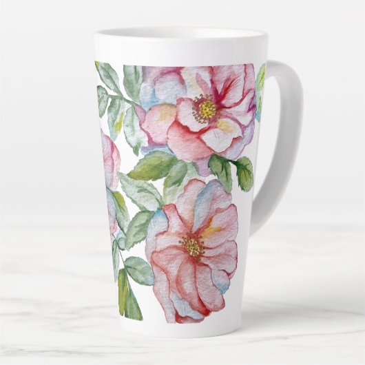 美しいリアルな水彩バラ。 カフェラテマグ (右アングル)