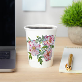 美しいリアルな水彩バラ。 紙コップ