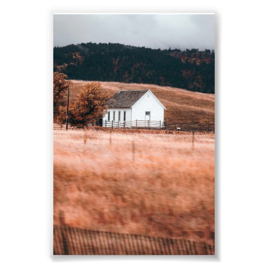 美しいリトルホワイト建物インゴールデンメドウ フォトプリント (正面)