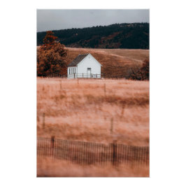 美しいリトルホワイト建物インゴールデンメドウ ポスター