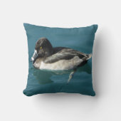 美しいリングや輪の首を持つ鴨が水に浮かぶ写真 クッション (正面)