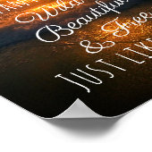 美しいワイルドフリーの夕日のビーチ写真引用文 ポスター (角)