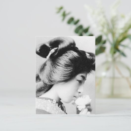 美しいヴィンテージ芸者が花の日本を匂わせる|過去記事 ポストカード (スタンド正面)