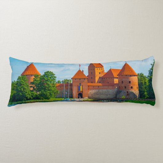 美しい中世の城オンブルーレイク ボディピロー (正面)