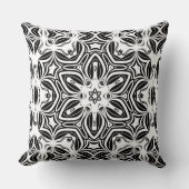 美しい伝統的黒と白の丸いオルネーム クッション (正面)