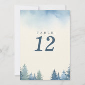 美しい冬の松の木の青いテーブルナンバー 招待状 (裏面)