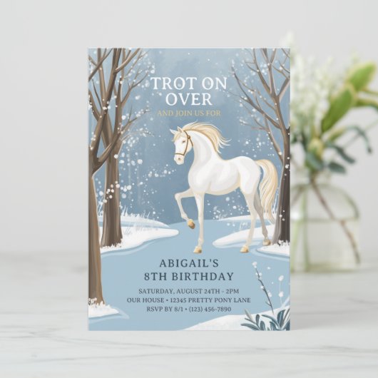 美しい冬の森の雪のようなホワイトホース誕生日 招待状 (スタンド正面)