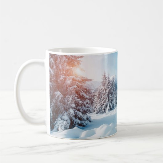 美しい冬の自然風景、素晴らしい山 コーヒーマグカップ (左)