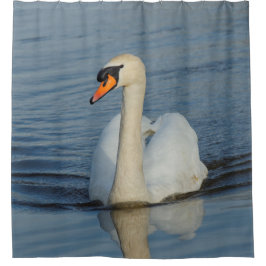 美しい口のきけない白鳥が近づく シャワーカーテン