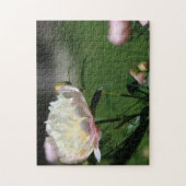 美しい夏期白とピンクの牡丹の花 ジグソーパズル (縦)