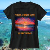 美しい夕日のビーチの水色絵を描の Tシャツ