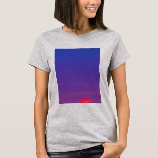 美しい夕日の景色デザイン Tシャツ (正面)