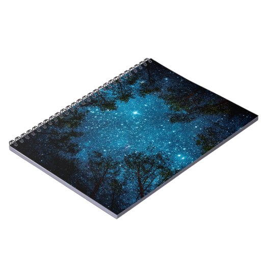 美しい夜空、天の川と木。 ノートブック (左側)