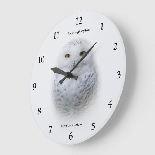 美しい夢と穏やかな雪ふくろう ラージ壁時計 (傾斜)