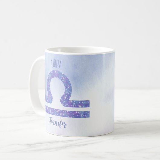 美しい天秤座の星占いのサインパーソナライズされたパープル コーヒーマグカップ (正面左)
