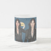 美しい女性のコンピューター画面の背景 フロストグラスマグカップ (中央)