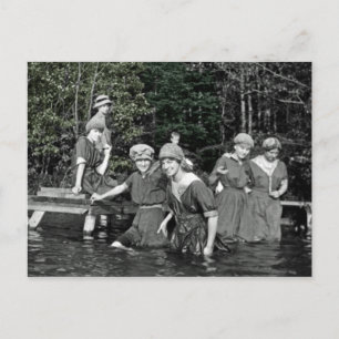 美しい女性カラスプラッシュ1916湖で泳ぐ ポストカード