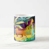 美しい女性歩くヒョウとジャングル コーヒーマグカップ (中央)